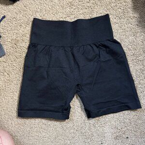 YEOREO - Black Seamless Shorts